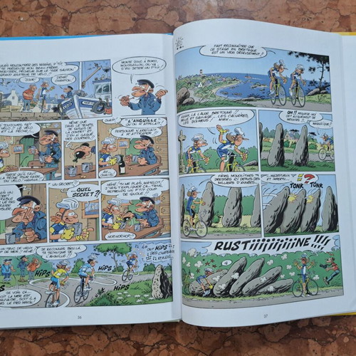 Les Velomaniacs Le Best Of comic, new condition, French