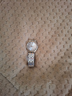Casio men's watch like new, white