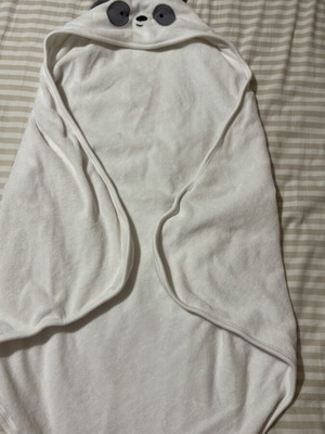 Baby hooded bathrobe with panda design