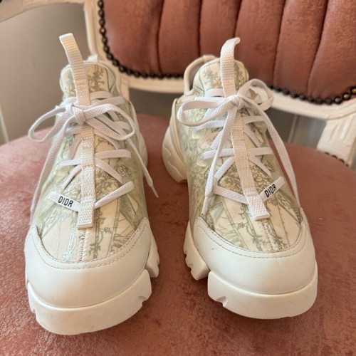 Dior D-Connect sneakers size 37 like new, white and green