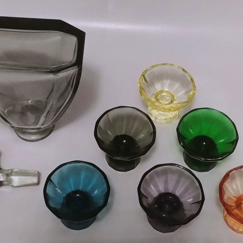 Art Deco Josephinenhutte liqueur set 1925, 1 decanter and 6 glasses