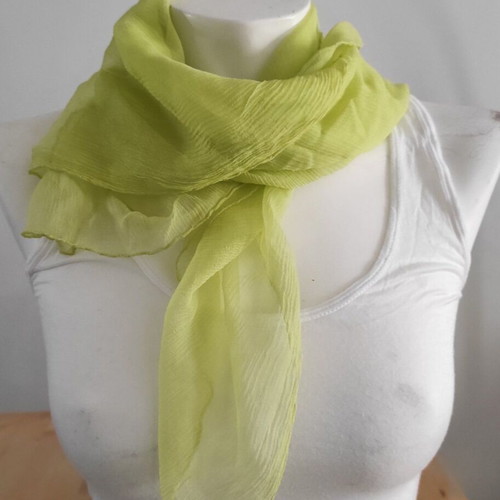 Scarf light green like new, ideal for summer