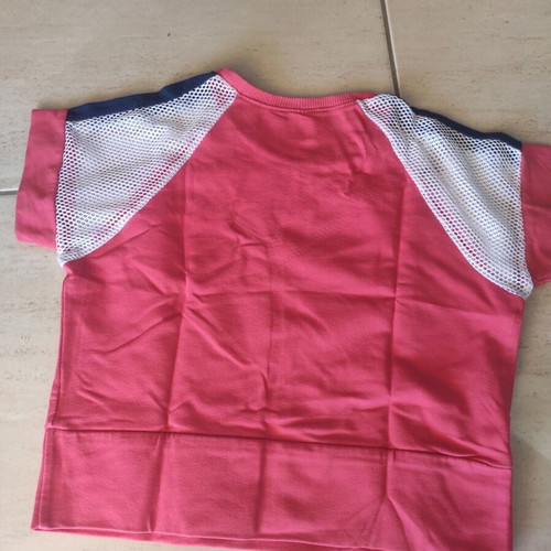 Short-sleeve shirt 8 years like new, blue and red