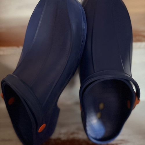 Blueline XBlue surgical clogs size 45 like new, dark blue