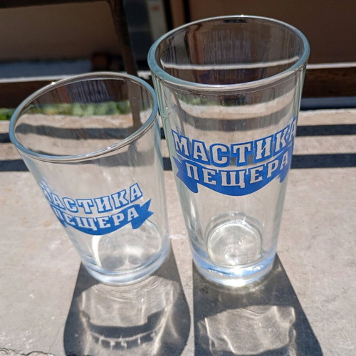 Collector's glass set of 2 new for various drinks