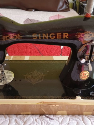 Singer sewing machine like new