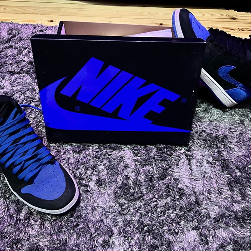 Air Jordan 1 Retro High OG like new, black and blue