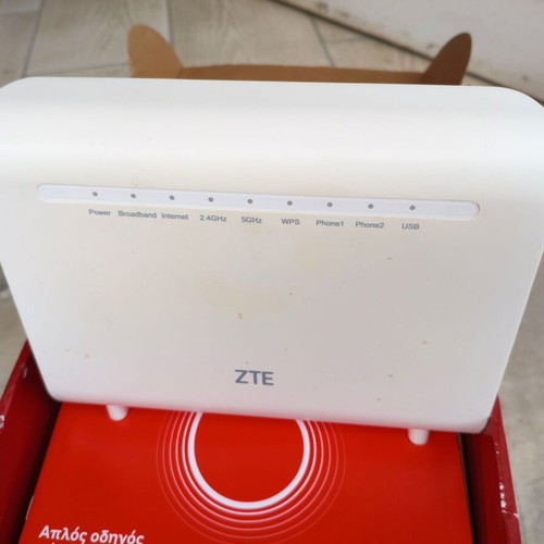 Router ZTE ZXHN H288A σαν καινούργιο με dual-band Wi-Fi και VDSL2/ADSL2+