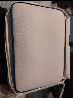 Baby pillow like new with 3-level adjustment and waterproof
