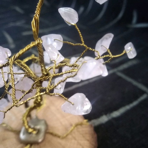 Handmade tree with wire and rose quartz