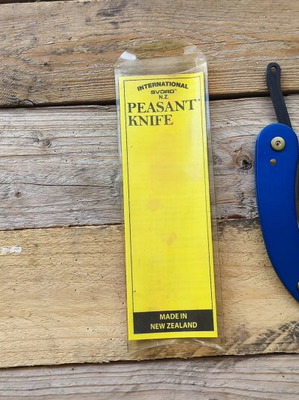 Peasant Knife New Zealand Blue like new