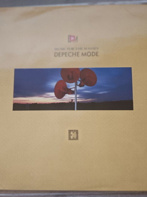 Depeche Mode LP Music For The Masses like new, electronic