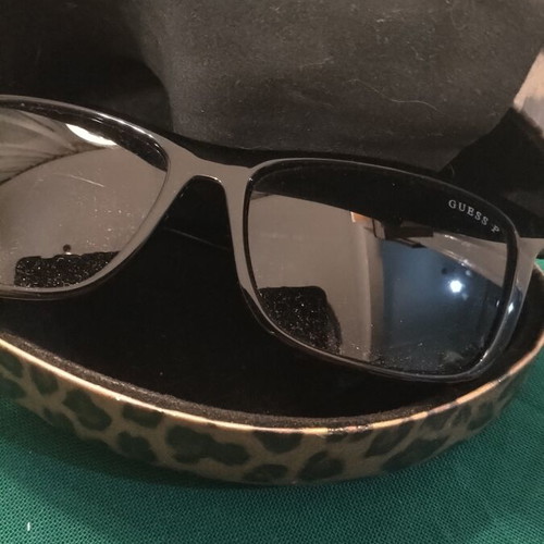 Guess Unisex Sunglasses Black Acetate Frame and Gradient Lens GU00169 01D like new