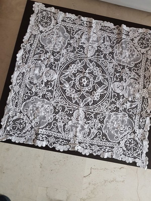 Crochet table linen like new, 1 piece