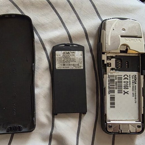 Nokia 3210 μεταχειρισμένο, χρειάζεται επαφές μπαταρίας και αντικατάσταση