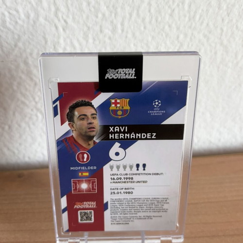 Xavi Hernández Gold Pitch to Dugout Legend Card 4/10 Topps Total Football 2026