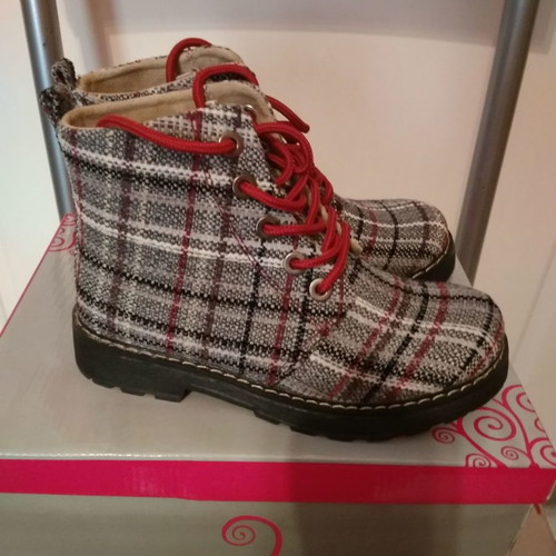 Multicolor boots size 36 new with knitted texture and soft leather