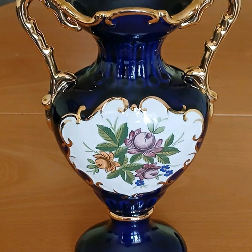 Porcelain vase Alcobaca like new with floral motif and gold gilding