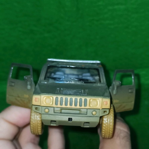Kinsmart 2005 Off Road Green Hummer H2 SUT used, scale 1/40