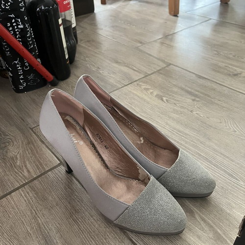 High Heels used, size 40, gray, comfortable for formal occasions