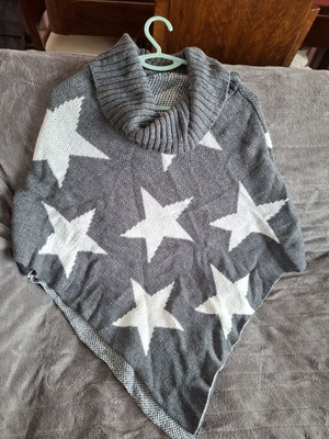 Women's gray poncho with stars like new