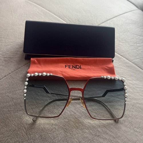 Fendi sunglasses new, silver color