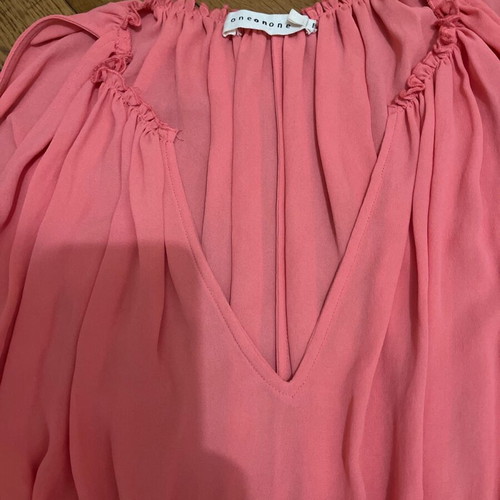 One on One Top blouse like new, adjustable waist belt, coral color
