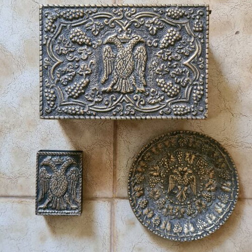 Bronze set in like new condition