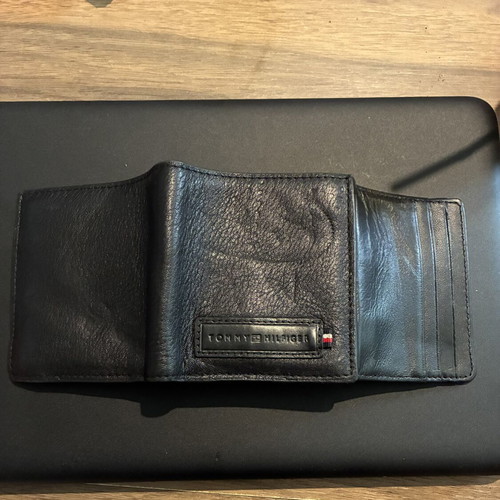 Tommy Hilfiger leather wallet, black