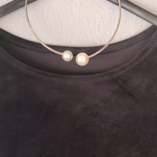 Chic choker with rhinestones and double faux pearls new, silver color