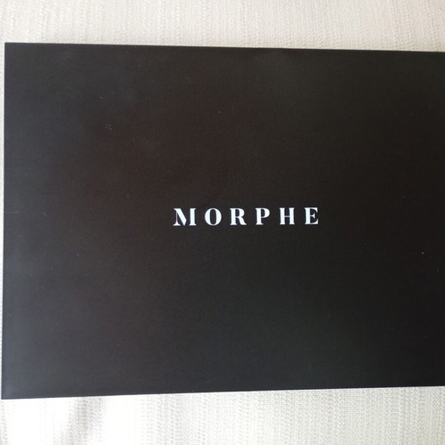 Morphe 35B Eyeshadow Palette like new with 35 vibrant shades