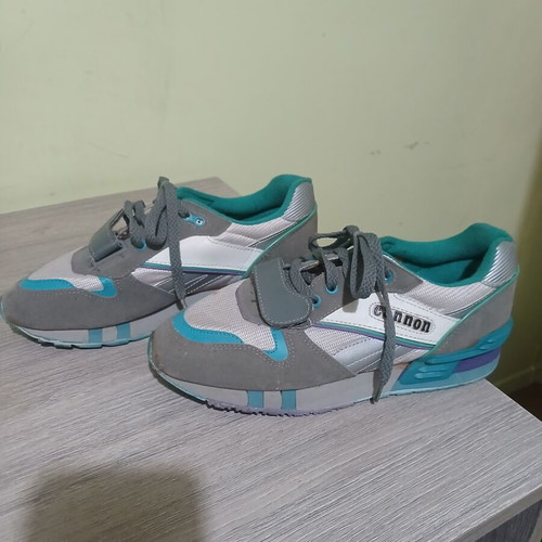 Athletic shoes used, size 39, gray