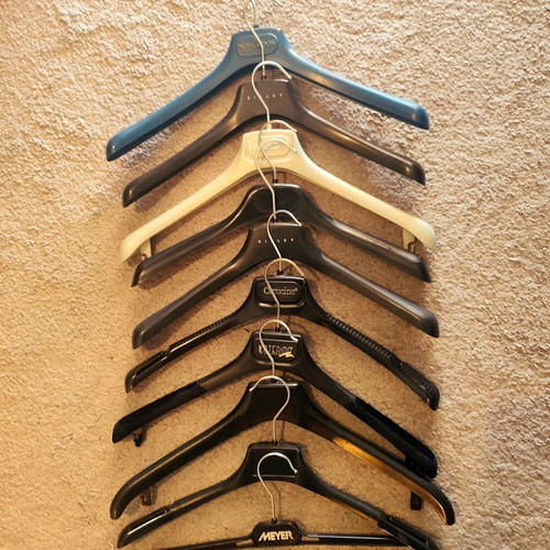 Pack of 15 large hard plastic hangers