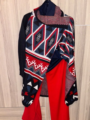 Women's clothing set like new, cardigan, turtleneck, pants in blue and red