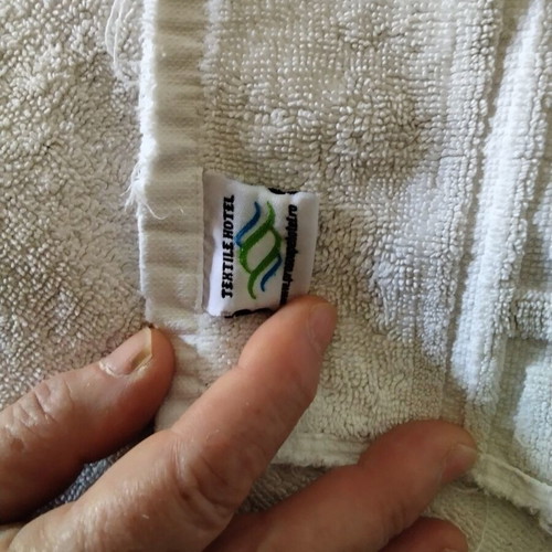 Bath towels set of 4, like new