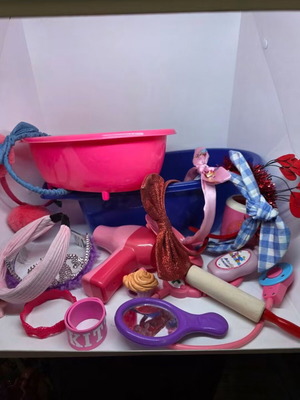 Girls' toys lot