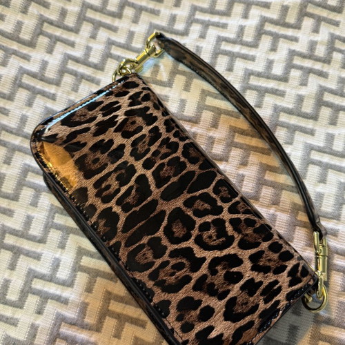 Dolce & Gabbana leopard print bag like new, brown shiny fabric