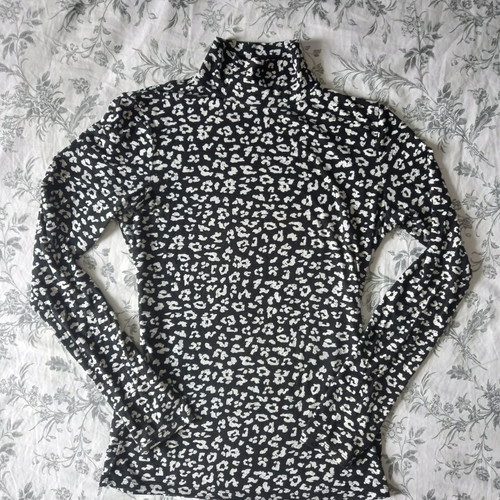 Tally Weijl turtleneck blouse animal print like new, gray, size L
