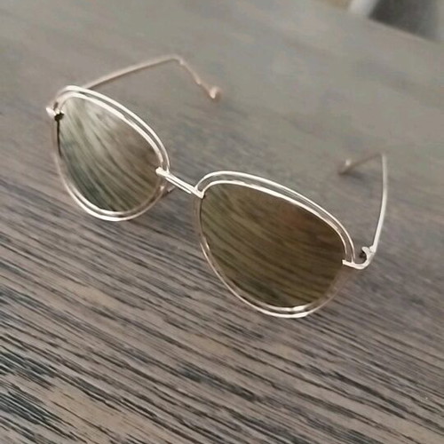 Sunglasses gold with mirror lenses like new