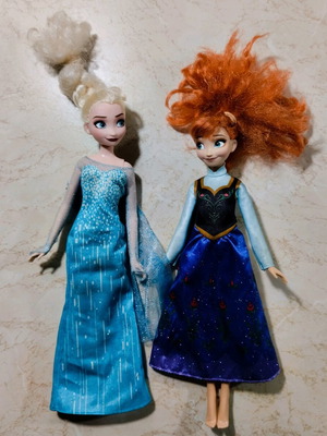 Frozen κούκλες μεταχειρισμένες, σε πολύ καλή κατάσταση, σετ 2 τεμαχίων