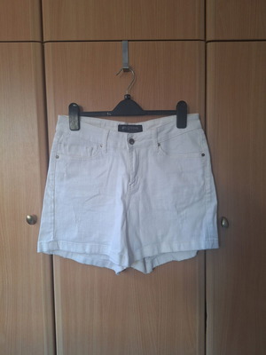 Attrattivo White Denim Shorts like new, size M