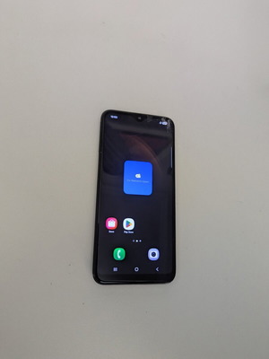 Samsung Galaxy A20e smartphone μεταχειρισμένο με custom One UI 7 και θήκη wallet
