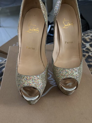 Обувки Christian Louboutin peep toe употребявани, номер 38.5, многоцветни златисти