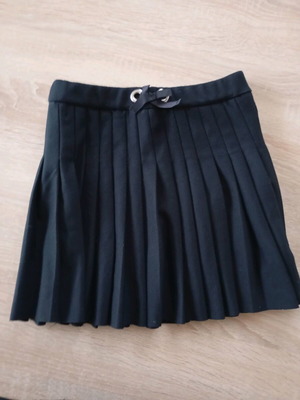 Zara pleated black skirt for girl 5/6 years like new
