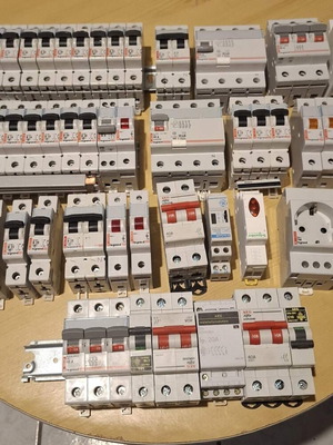 Legrand relays and circuit breakers