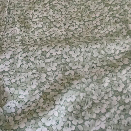 Shein women's top like new, green with small flowers, size XXL