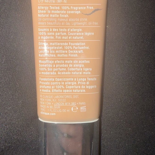 Clinique Stay Matte Oil-Free Makeup new