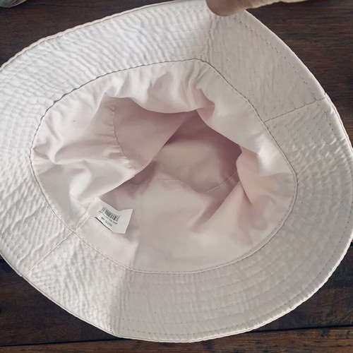 Beach hat like new, soft pink, size 59