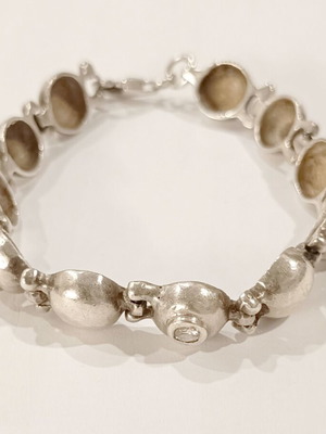Women's silver bracelet 925 like new, over 25 grams