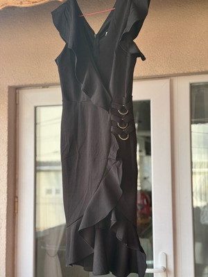 Рокля S/M черна като ново с еластичност